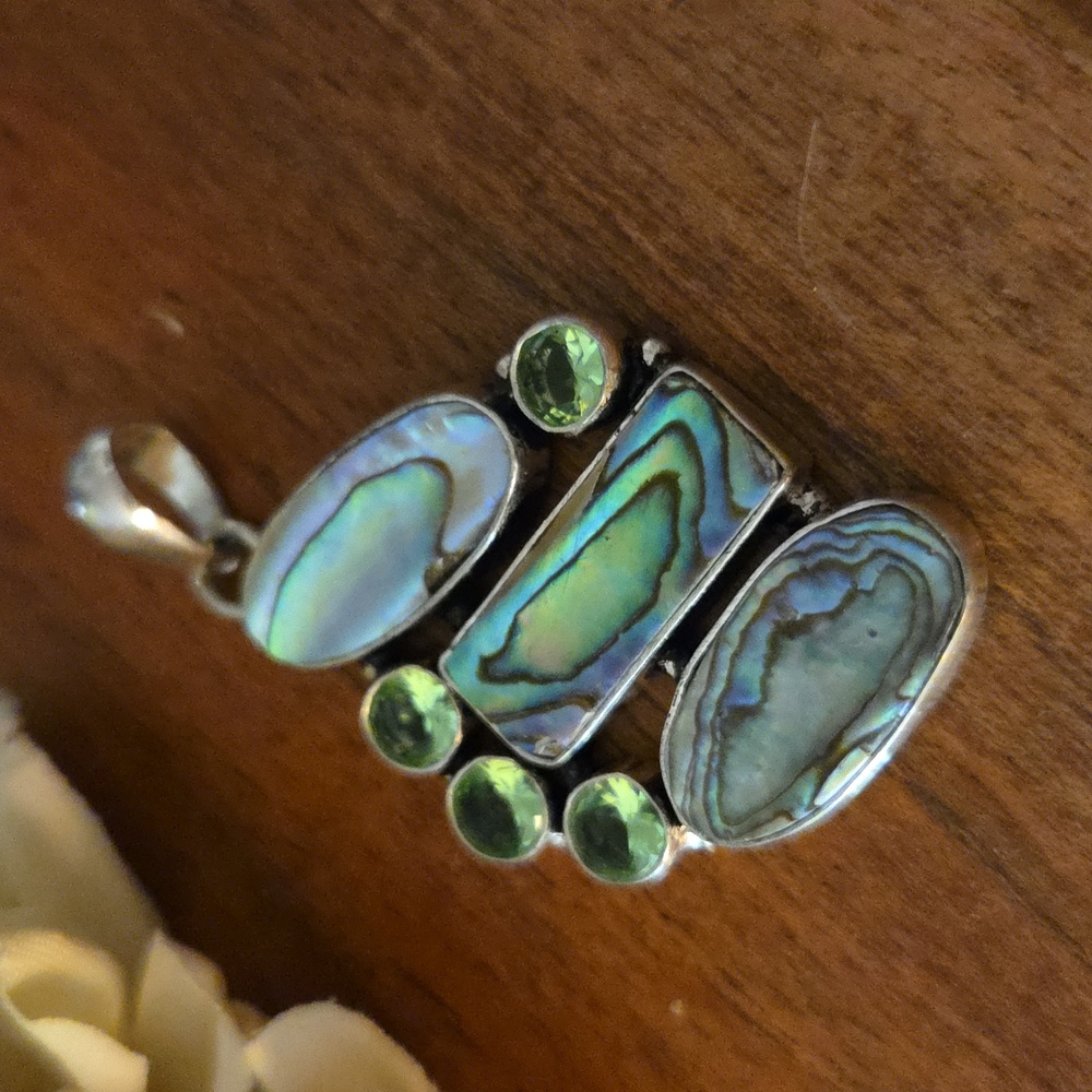 🎁Abalone Shell Synthetic Peridot MultiStone Pendant 925 Sterling Silver Overlay